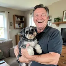Diego F. junto a su perro
